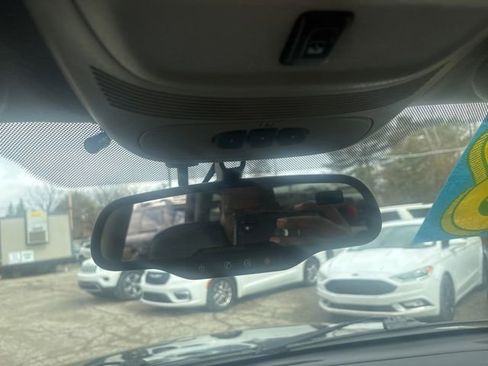 Used 2008 GMC Envoy SLT image 21