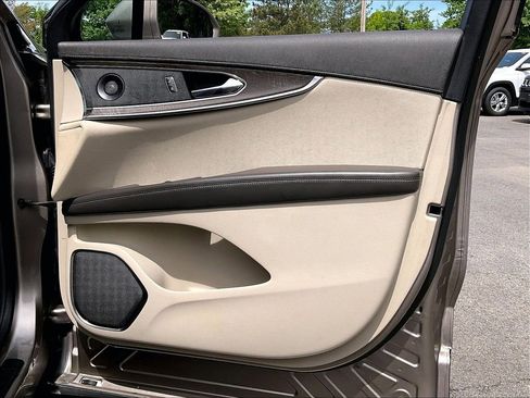 Used 2019 Lincoln Nautilus Reserve AWD/4WD image 26