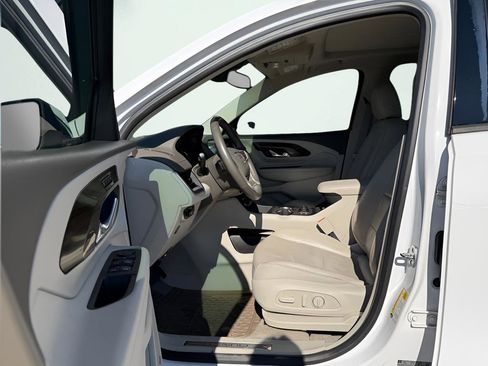 Used 2018 GMC Terrain Denali w/ Advanced Safety Package image 16