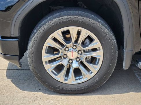 Used 2024 GMC Sierra 1500 Denali w/ Technology Package AWD/4WD image 10