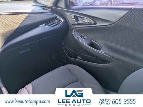 Used 2019 Chevrolet Malibu LT FWD image 14