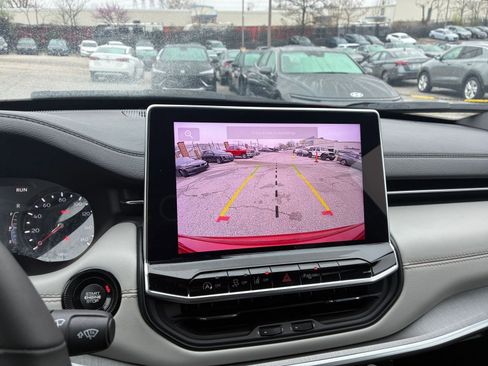 Used 2025 Jeep Compass Limited image 20