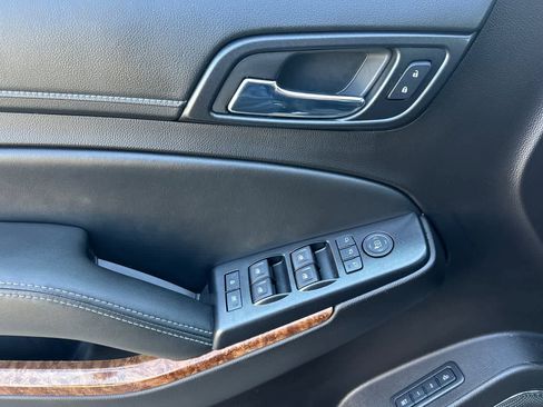 Used 2016 Chevrolet Suburban LTZ image 13