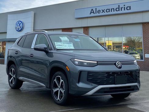 New 2026 Volkswagen Tiguan SE image 1