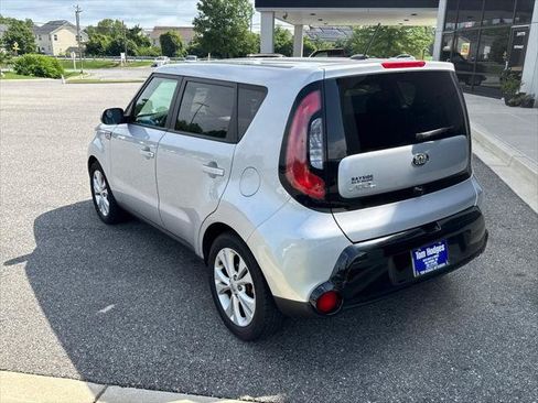Used 2016 Kia Soul + FWD image 6