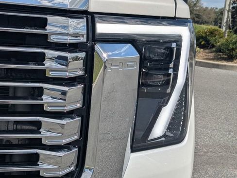 Used 2024 GMC Sierra 3500 Denali w/ Denali Reserve Package image 10