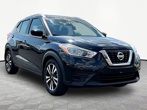 Used 2018 Nissan Kicks SV FWD image 3