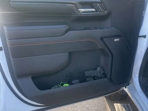 Used 2024 GMC Sierra 2500 AT4 w/ AT4 Premium Plus Package image 11