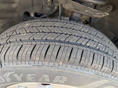 Used 2023 Toyota Sienna XLE w/ XLE Plus Package FWD image 34