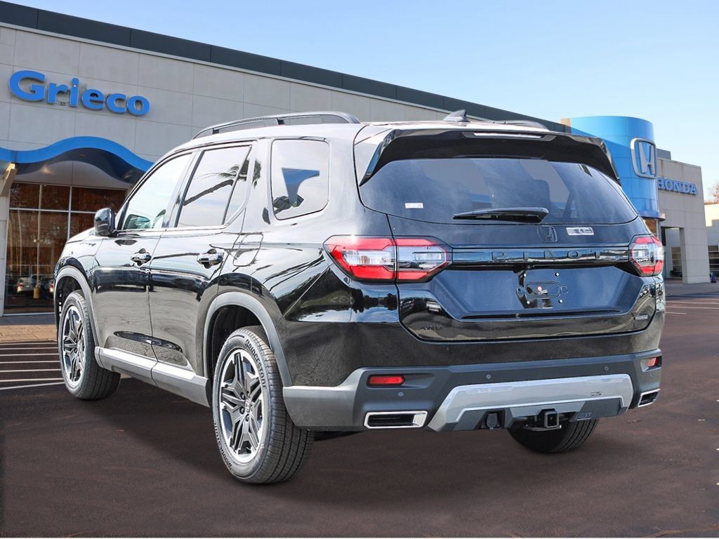 New 2026 Honda Pilot Touring image 2