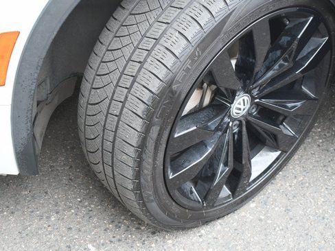 Used 2021 Volkswagen Tiguan SE R-Line AWD/4WD image 11