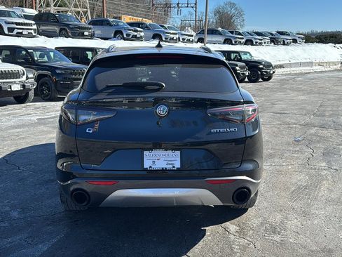 Used 2024 Alfa Romeo Stelvio Ti image 7