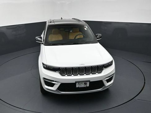 Used 2025 Jeep Grand Cherokee Summit AWD/4WD image 13
