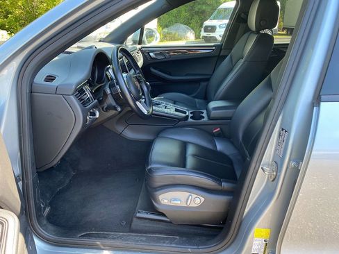 Used 2019 Porsche Macan image 12