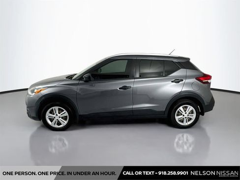 Used 2019 Nissan Kicks S FWD image 8