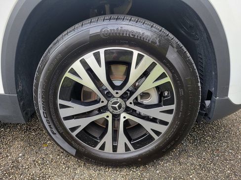 Used 2025 Mercedes-Benz GLA 250 4MATIC image 16