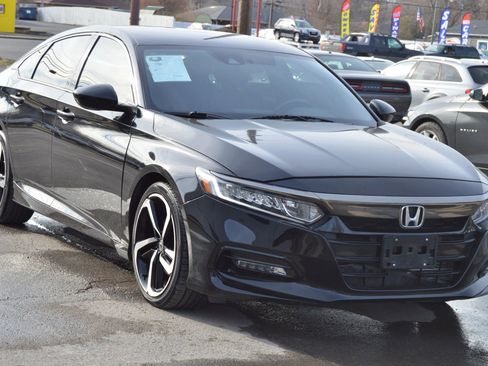 Used 2018 Honda Accord Sport image 3