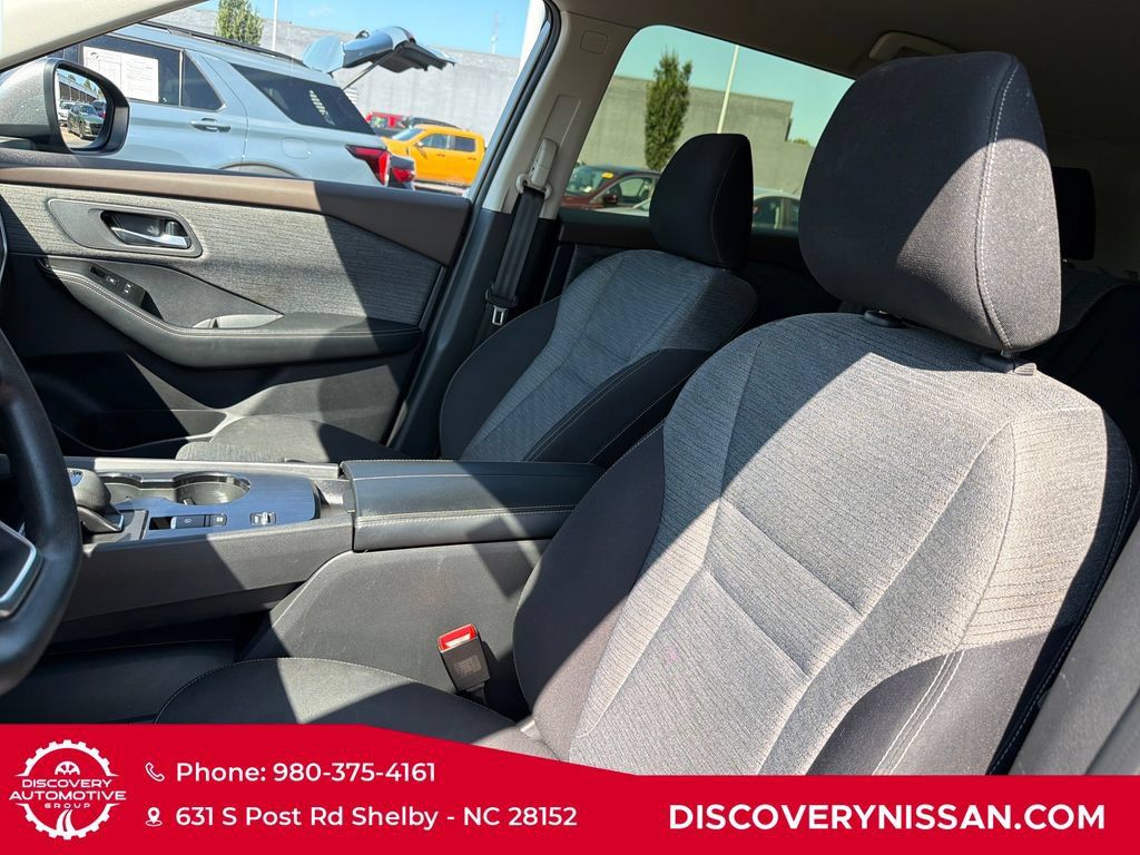 Certified 2023 Nissan Rogue SV FWD image 12