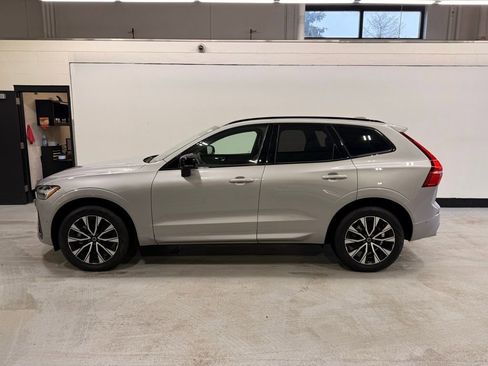Used 2025 Volvo XC60 B5 Plus image 2