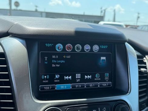 Used 2018 Chevrolet Suburban Premier AWD/4WD image 23