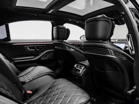 Used 2024 Mercedes-Benz S 580 4MATIC Sedan w/ AMG Line image 70