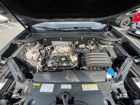 Certified 2024 Volkswagen Atlas Peak Edition SE AWD/4WD image 31