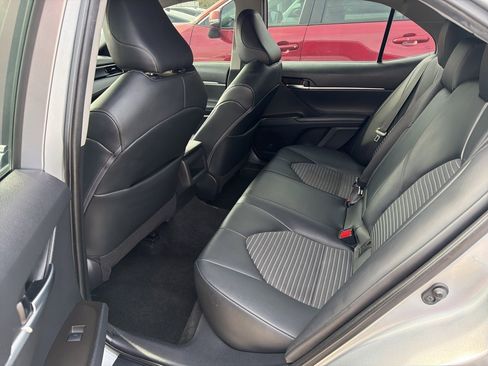 Used 2022 Toyota Camry SE w/ Convenience Package image 10
