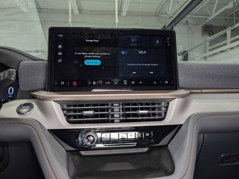 Certified 2025 Ford Explorer Active w/ Active Comfort Package image 34