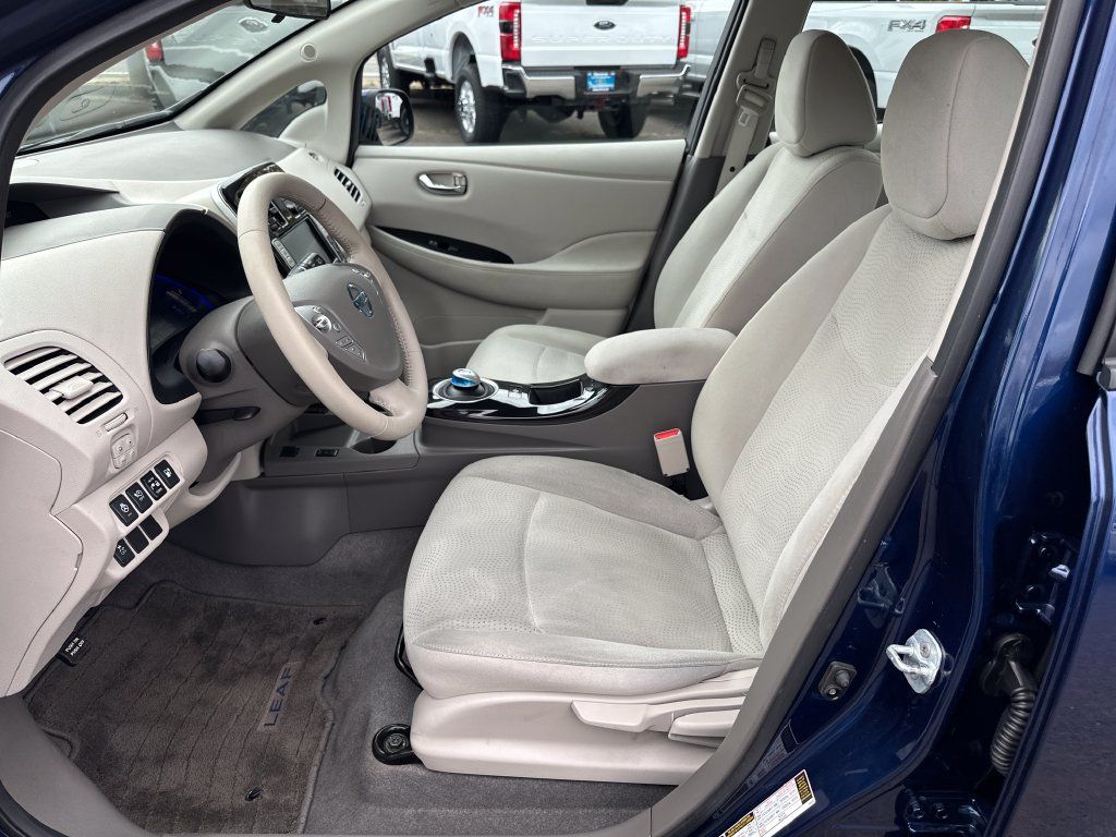 Used 2017 Nissan Leaf SV FWD image 12