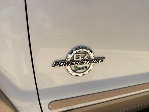 Used 2014 Ford F250 Lariat w/ Lariat Ultimate Package AWD/4WD image 15