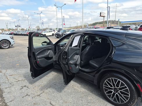 Used 2025 Ford Mustang Mach-E Premium image 12