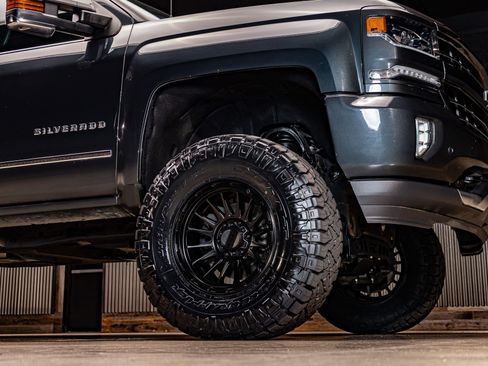 Used 2018 Chevrolet Silverado 1500 LTZ Z71 w/ LTZ Plus Package image 16