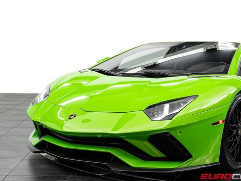 Used 2018 Lamborghini Aventador S AWD/4WD image 14