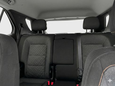 Used 2018 Chevrolet Equinox LT image 4