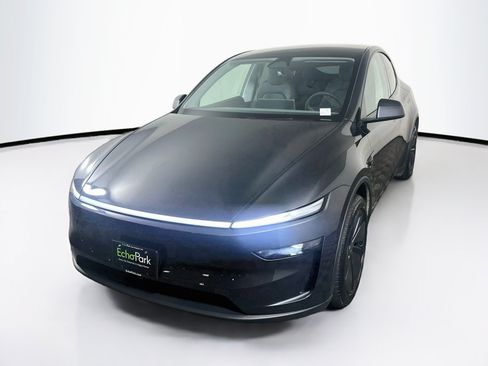 Used 2026 Tesla Model Y 2WD image 3