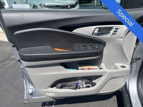 Used 2021 Honda Pilot Touring image 7