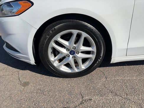 Used 2016 Ford Fusion SE FWD image 8