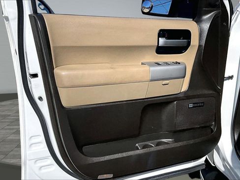 Used 2008 Toyota Sequoia Limited image 22