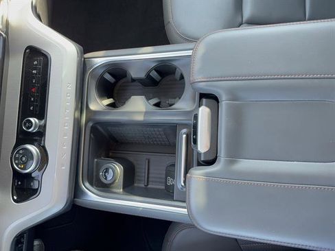 Used 2025 Ford Expedition Active image 14