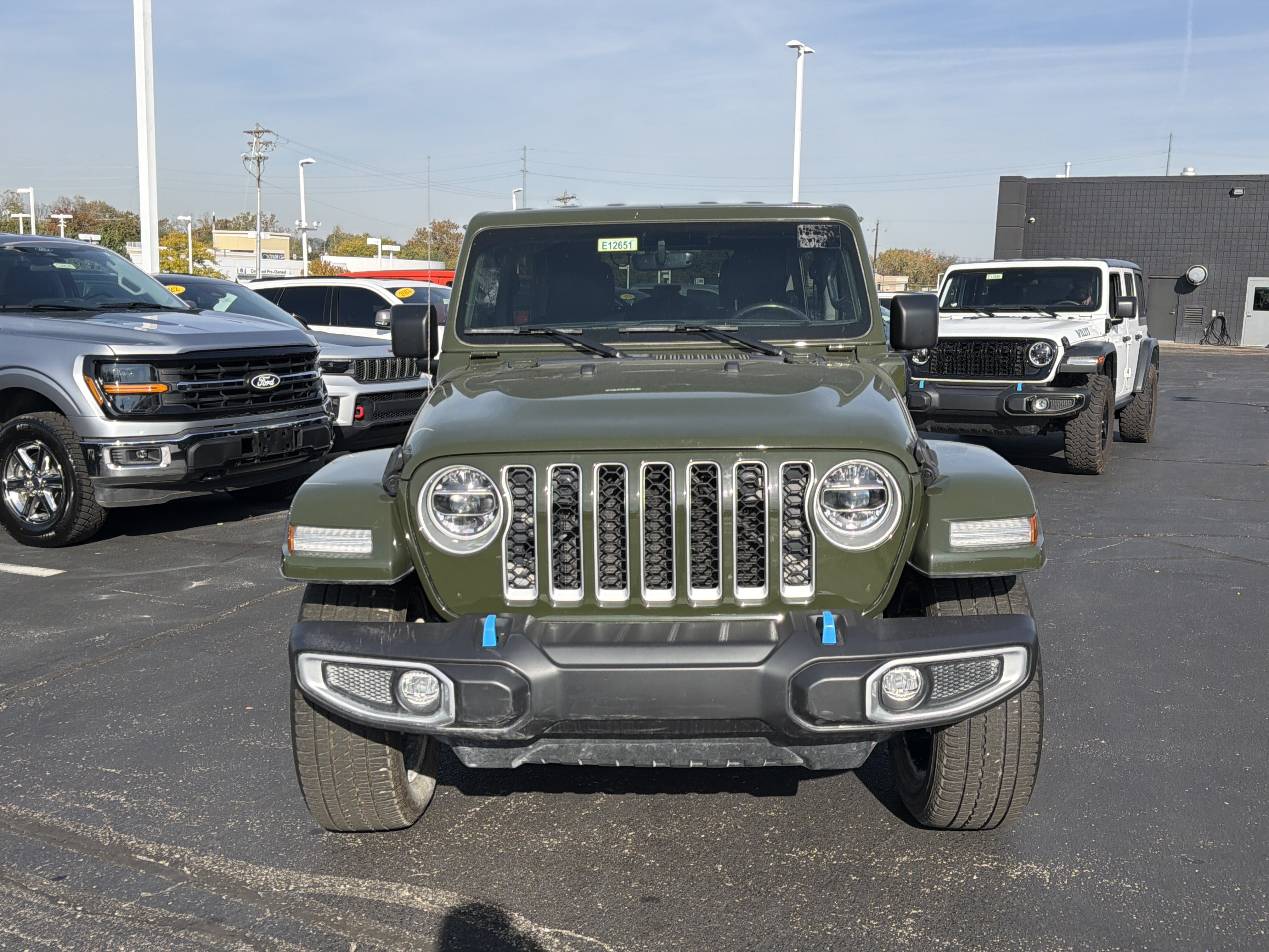 Used 2022 Jeep Wrangler Unlimited Sahara w/ Cold Weather Group AWD/4WD image 3