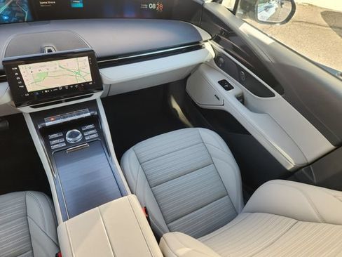 New 2026 Lincoln Nautilus Reserve AWD/4WD image 12