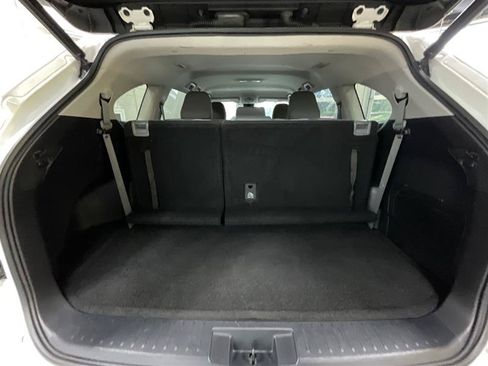 Used 2021 Toyota Highlander LE FWD image 25