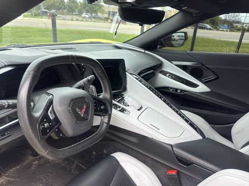 Used 2023 Chevrolet Corvette Stingray Preferred Cpe w/ Z51 Performance Package RWD image 7