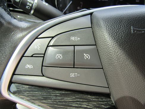 Used 2020 Cadillac XT5 Premium Luxury AWD/4WD image 25