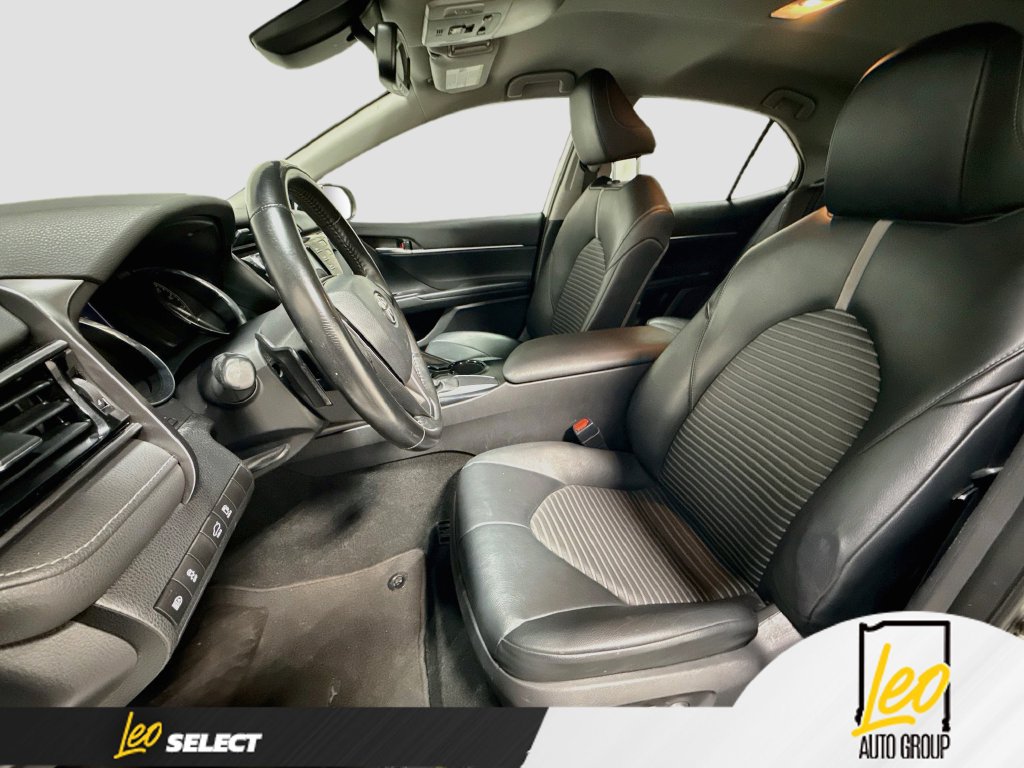 Used 2020 Toyota Camry SE w/ Convenience Package FWD image 22
