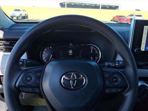 Used 2024 Toyota RAV4 XLE image 31