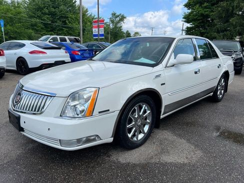 Used 2011 Cadillac DTS Luxury image 2