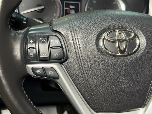 Used 2016 Toyota Highlander XLE w/ Preferred Accessory Package image 42