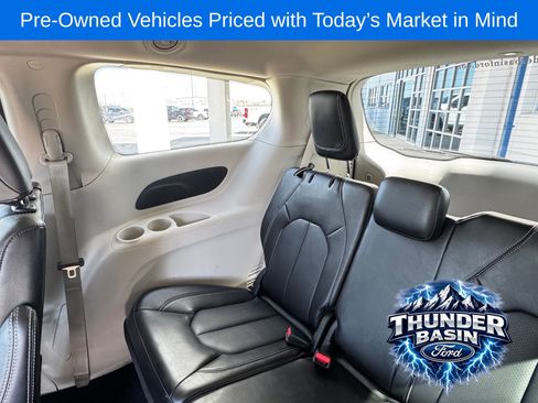 Used 2024 Chrysler Pacifica Touring-L FWD image 26