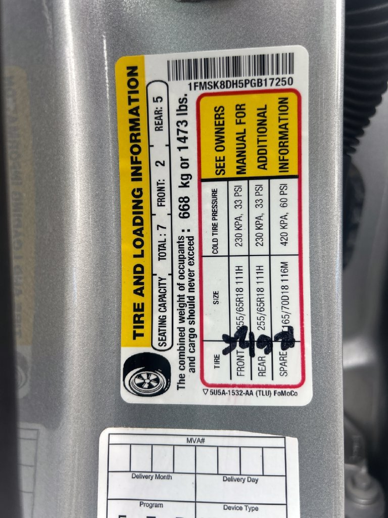 Used 2023 Ford Explorer XLT w/ Equipment Group 202A AWD/4WD image 34